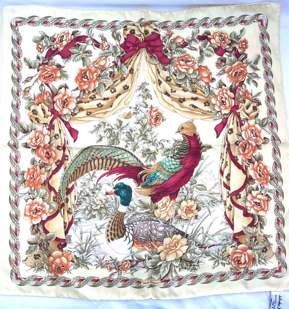 VINTAGE FERRAGAMO SCARF
