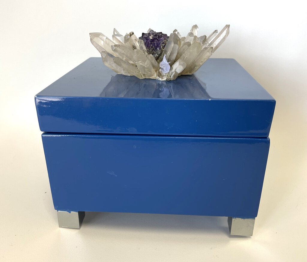 JOHN RICHARD QUARTZ BOX
