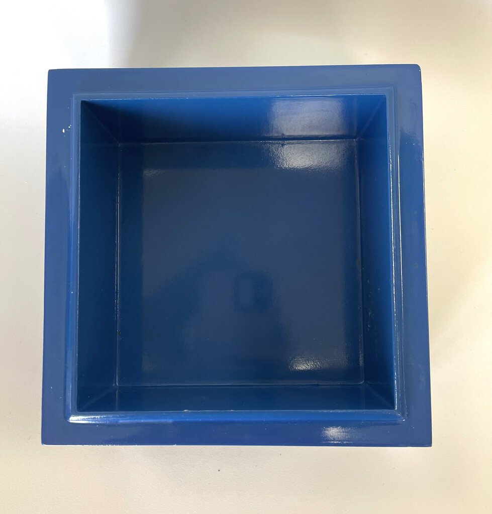 JOHN RICHARD QUARTZ BOX