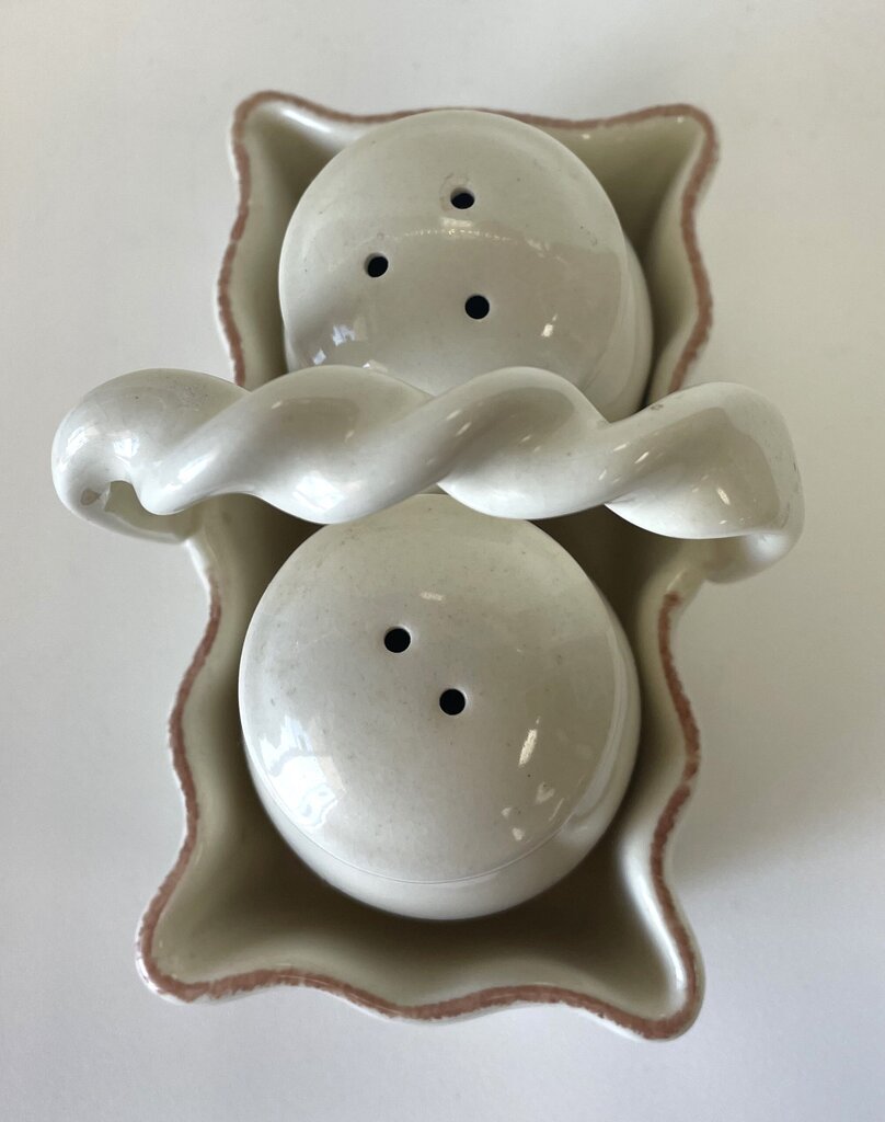 CERAMIC SALT AND PEPPER IN BASKET