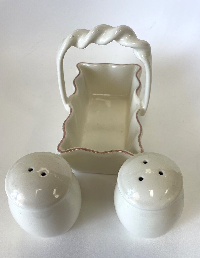 CERAMIC SALT AND PEPPER IN BASKET