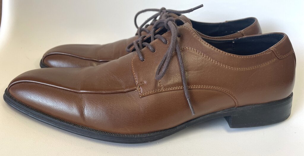 ALFANI SHOES SIZE 10.5