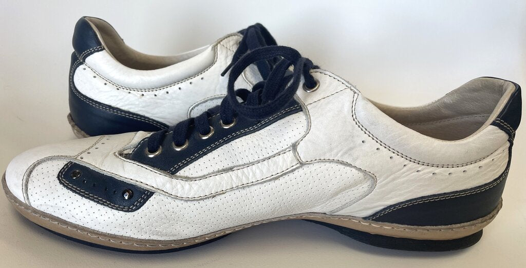 BACCO BUCCI LEATHER SNEAKER SIZE 10