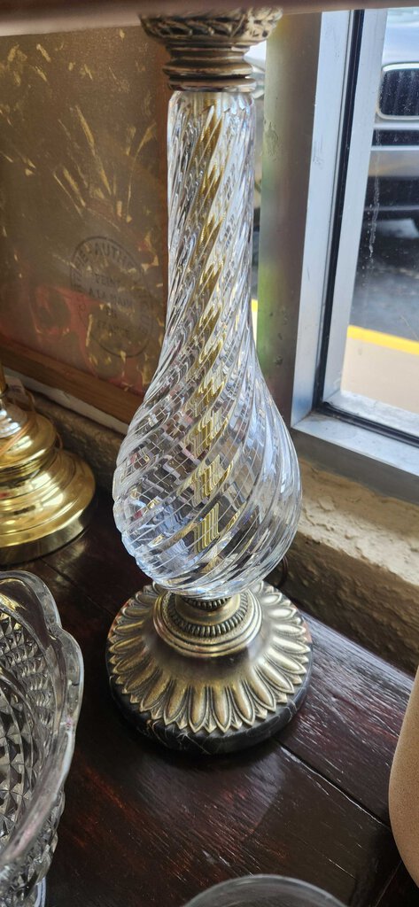 1970S CRYSTAL GENIE LAMP