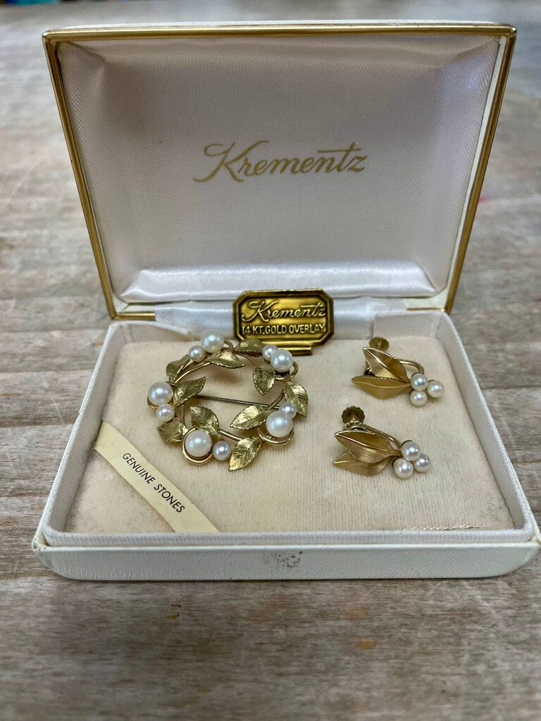 KREMENTZ BROOCH WITH CULTURED PEARLS