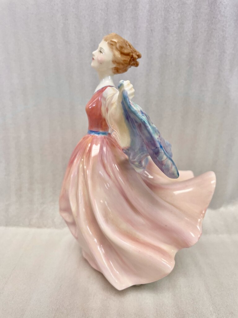 VINTAGE ROYAL DOULTON FIGURINE