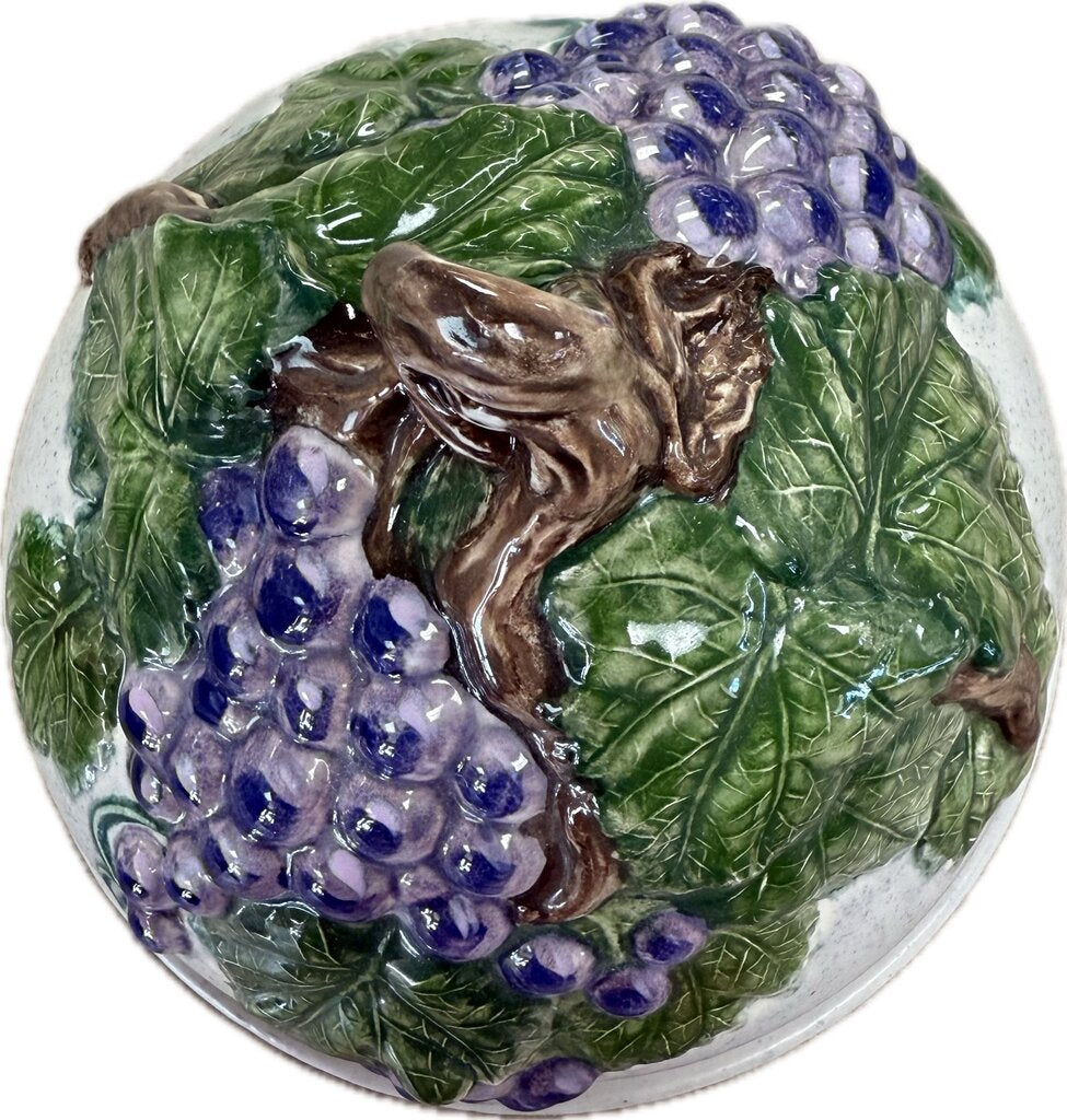 CERAMIC DOME CHEESE TRAY WITH GRAPES AND VINES