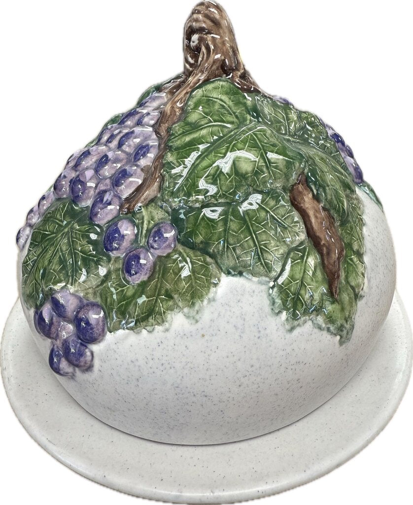 CERAMIC DOME CHEESE TRAY WITH GRAPES AND VINES