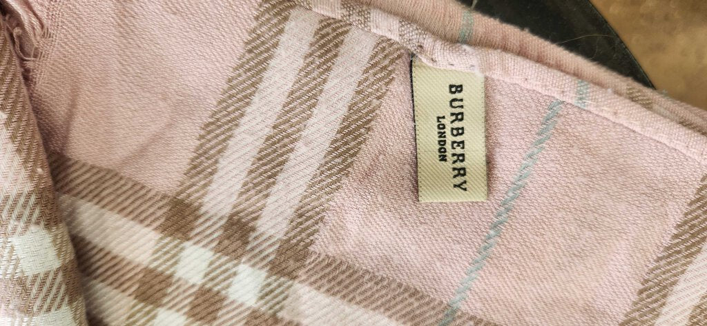 BURBERRY WOOL SCARF 65x28