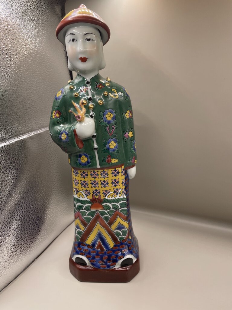 MCM CHINESE PORCELAIN FIGURE