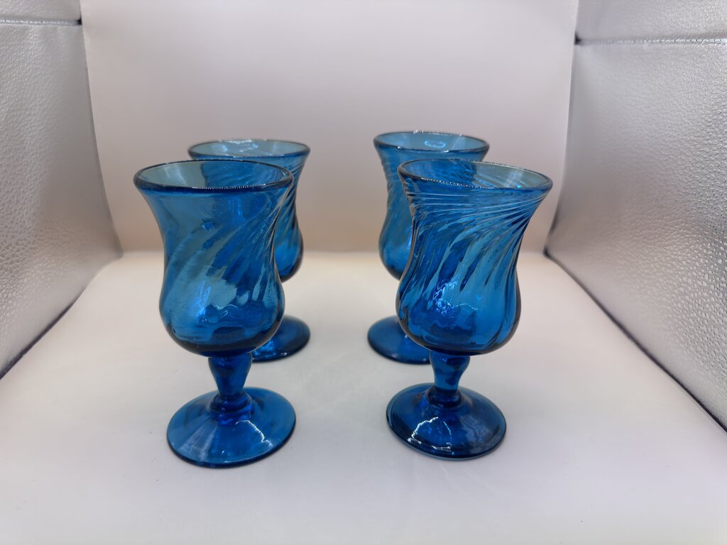 VINTAGE HAND BLOWN TURQUOISE GLASSES SET OF 4