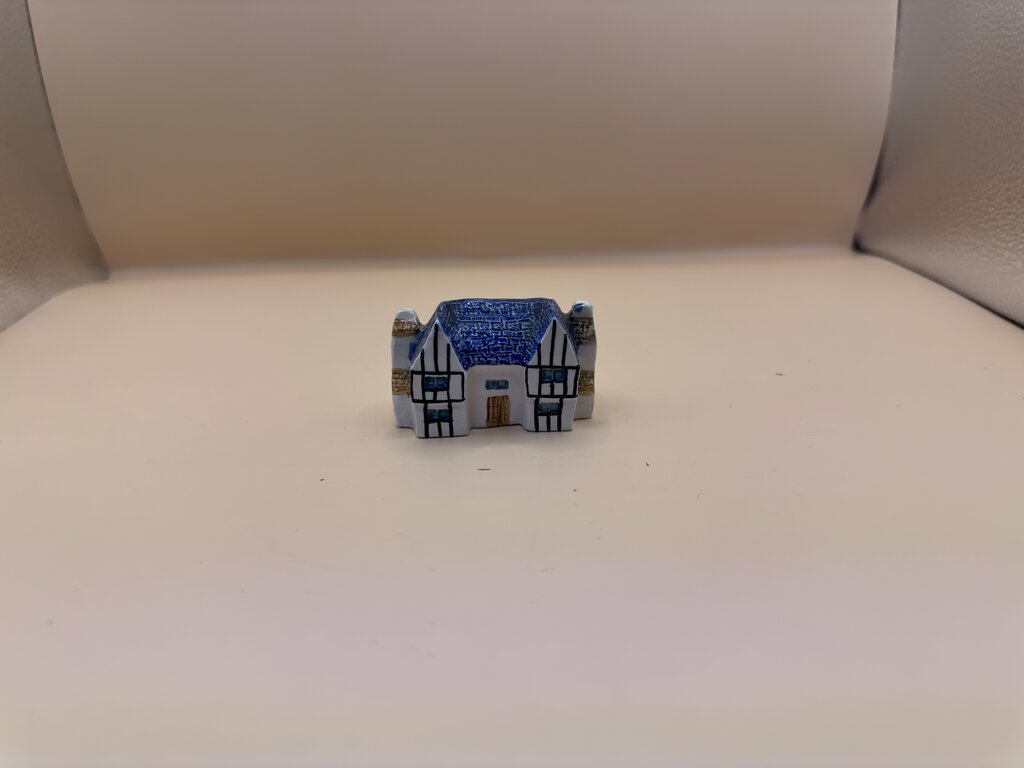 MINI HOUSE FIGURE