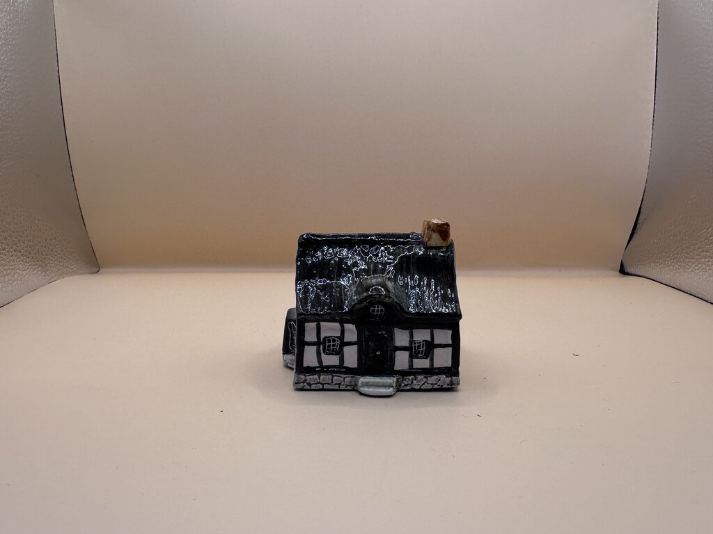 CERAMIC MINI COTTAGE
