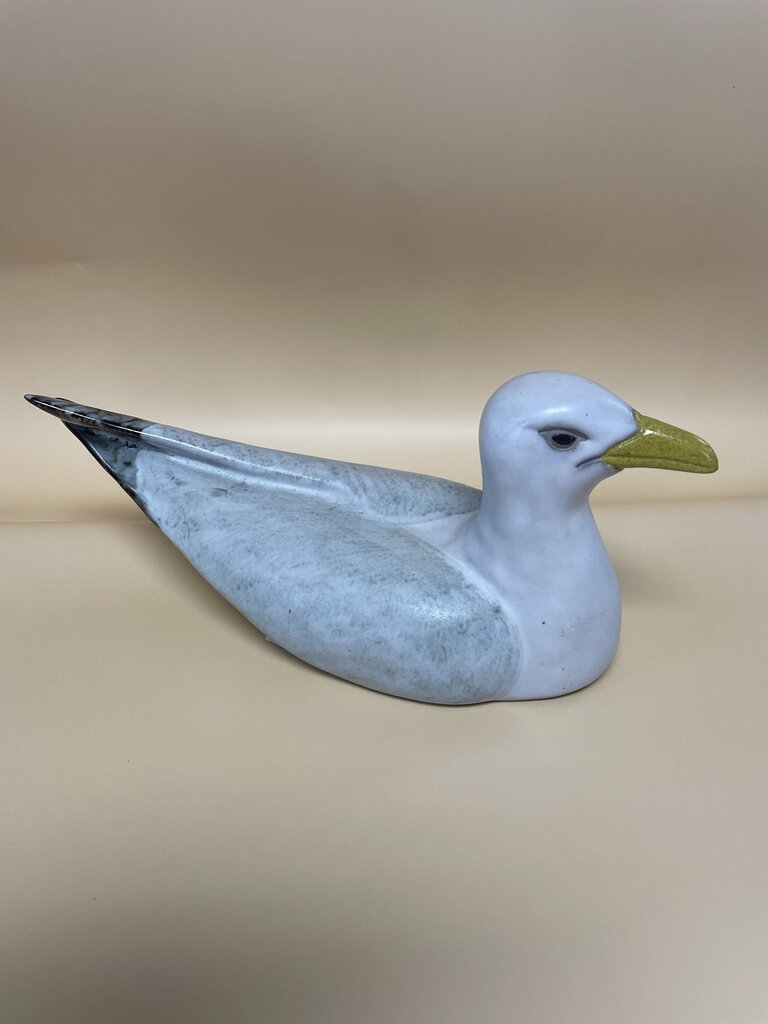 VINTAGE SEAGULL CERAMIC FIGURE