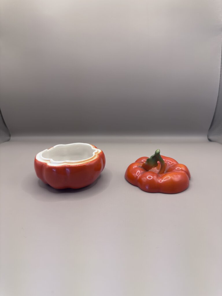 VINTAGE LIDDED TOMATO TRINKET BOX