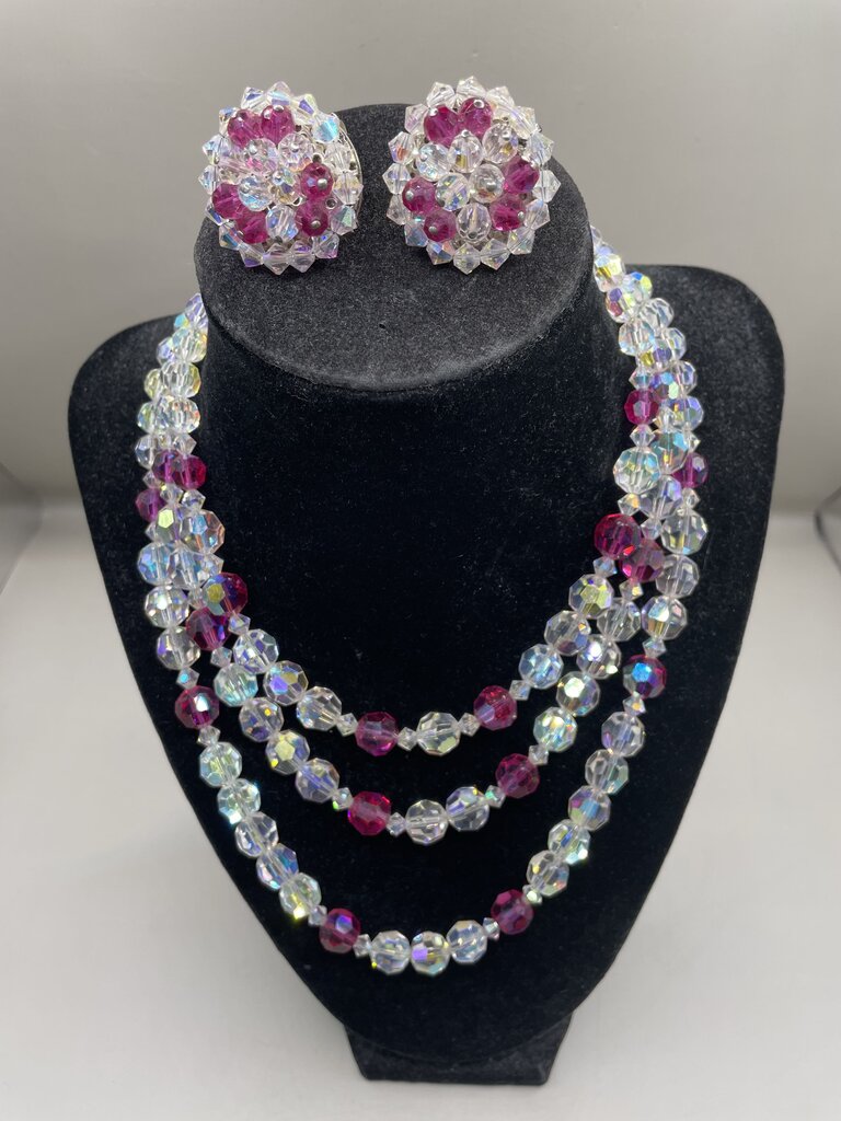 VINTAGE HOBE NECKLACE AND CLIP ON EARRING SET