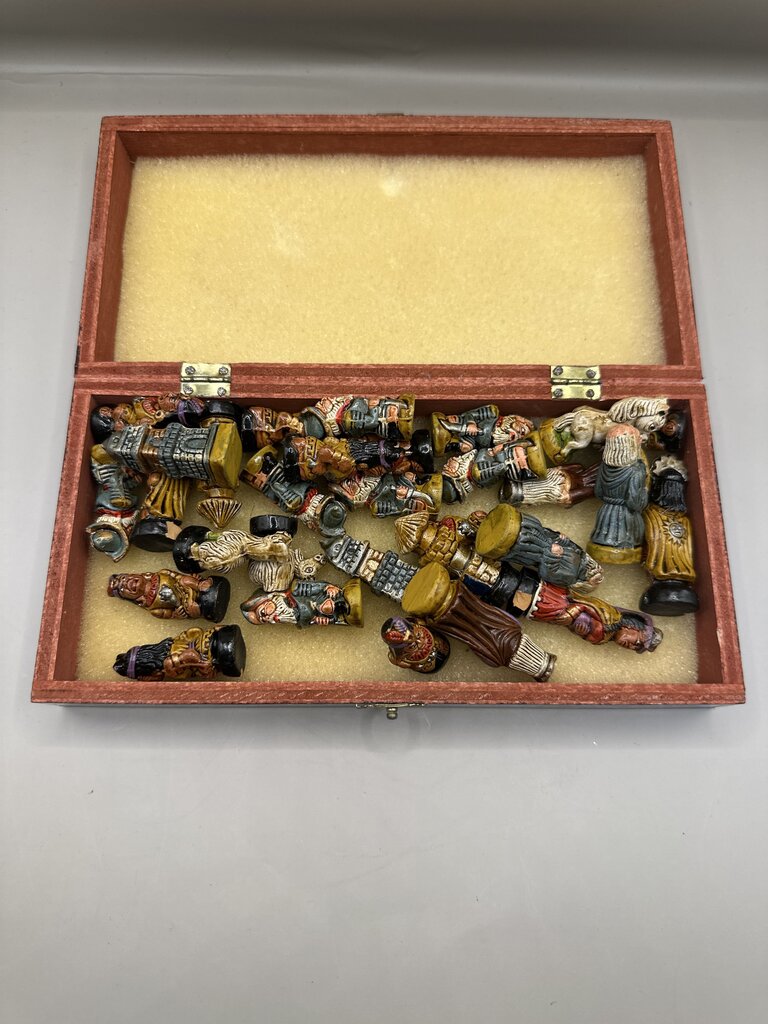 VINTAGE CRUSADER VS NATIVE AMERICAN CHESS GAME