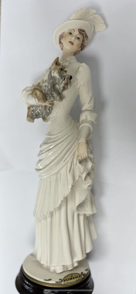 GIUSEPPE ARMANI ELOISE PORCELAIN FIGURE