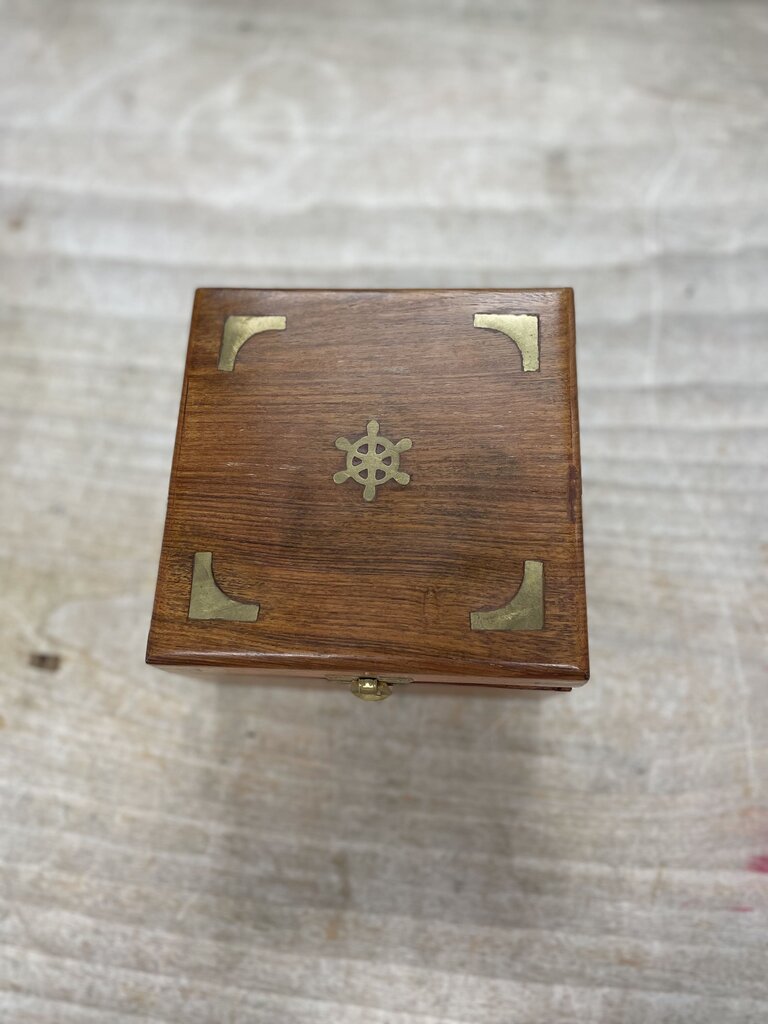 VINTAGE MARITIME COMPASS