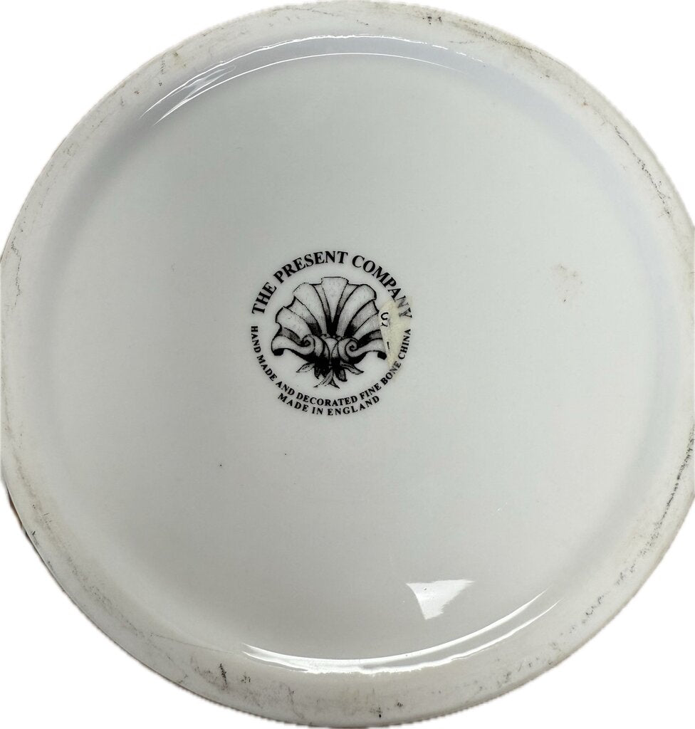 BONE CHINA LIDDED SHELL BATHROOM STORAGE DISH