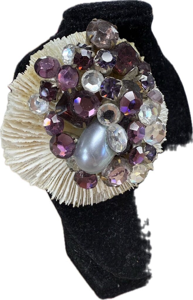 MUSHROOM CORAL BROOCH WITH RHINESTONES
