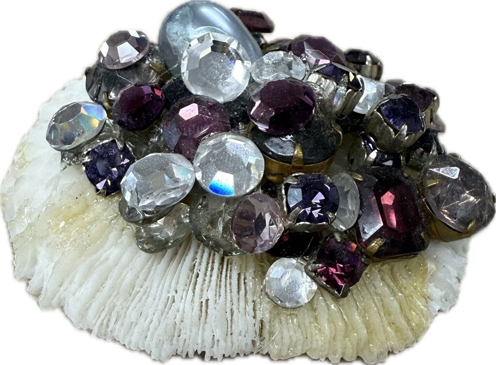 MUSHROOM CORAL BROOCH WITH RHINESTONES