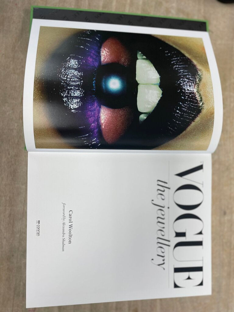VOGUE THE JEWELLERY BOOK