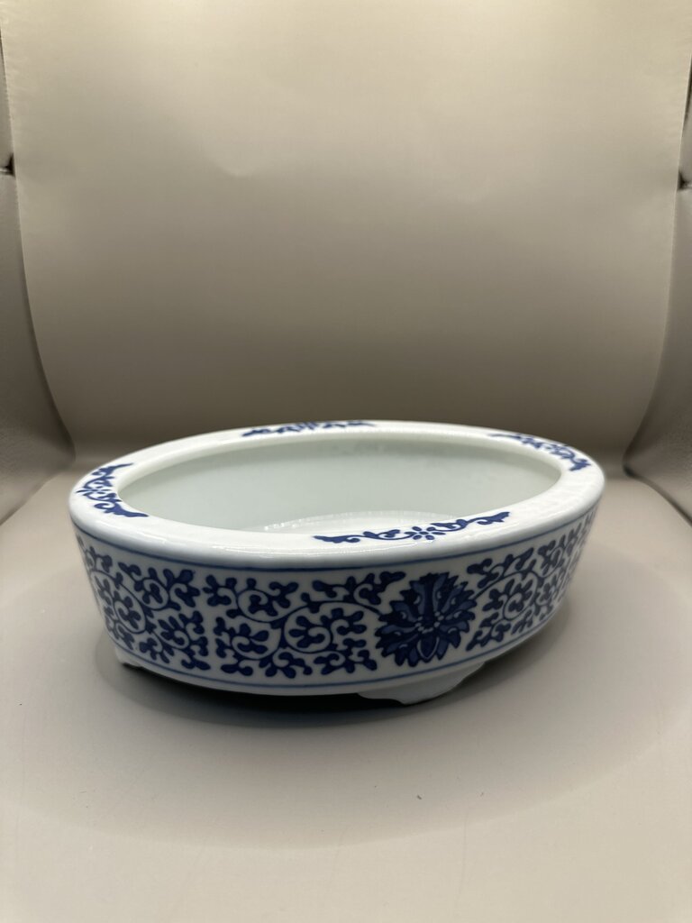 CHINESE BLUE AND WHITE OVAL FOOTED BOWL