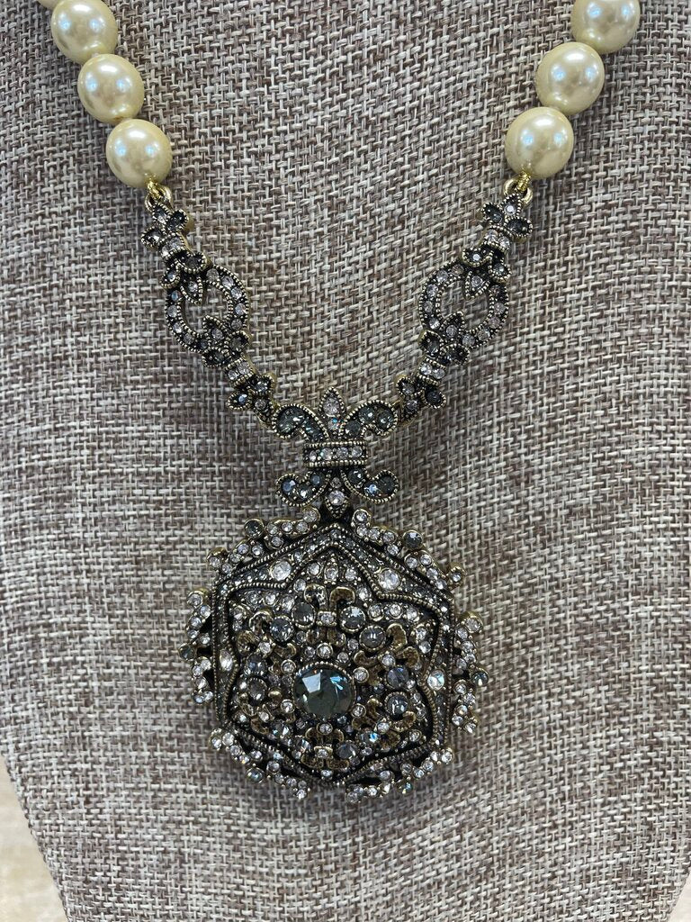 HEIDI DAUS UNFORGETTABLE LAVALIERE BEADED LOCKET NECKLACE