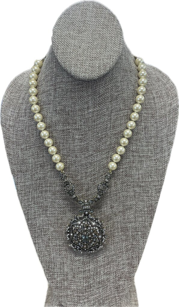 HEIDI DAUS UNFORGETTABLE LAVALIERE BEADED LOCKET NECKLACE