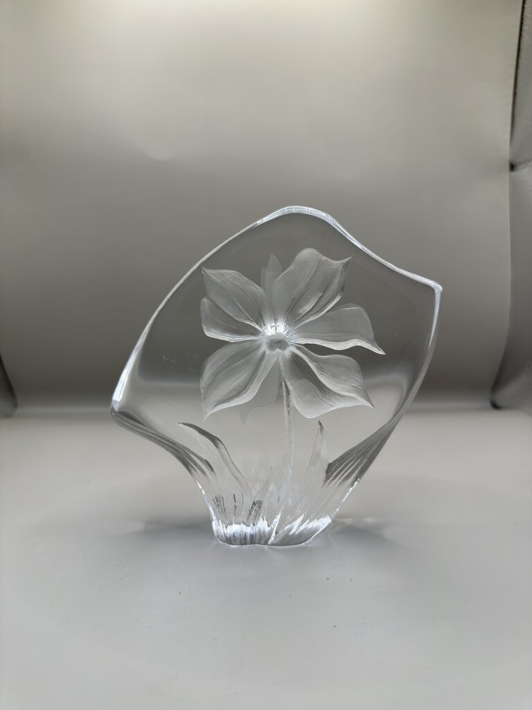 MATS JONASSON LEAD CRYSTAL FLOWER DECOR