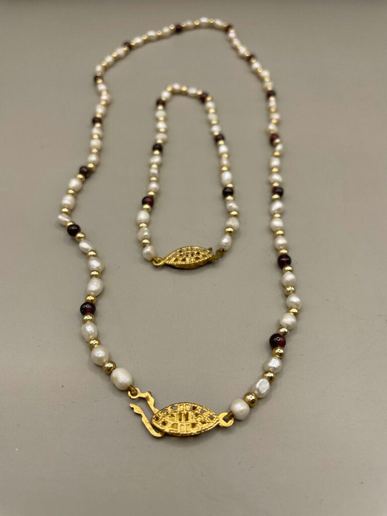 PEARL AND WINE COLORED BEADED NECKLACE AND BRACELET SET