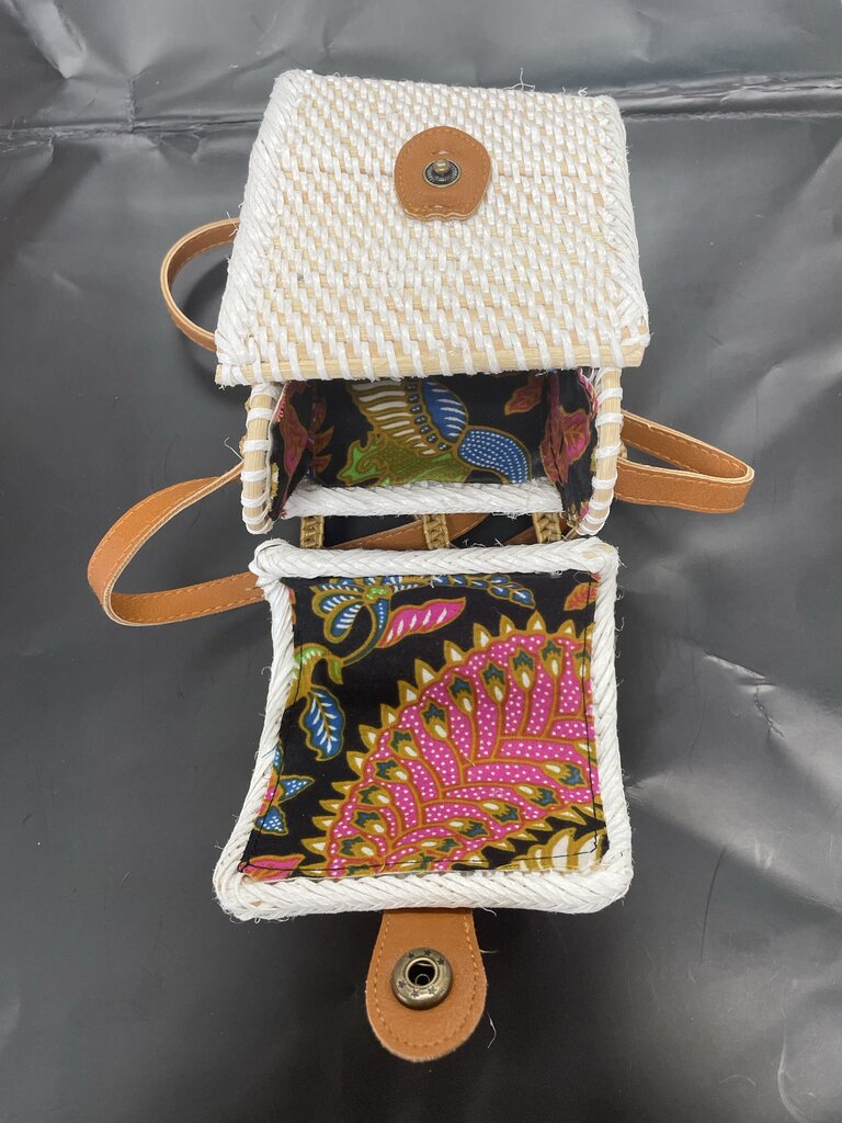 WHITE RATTAN CROSSBODY