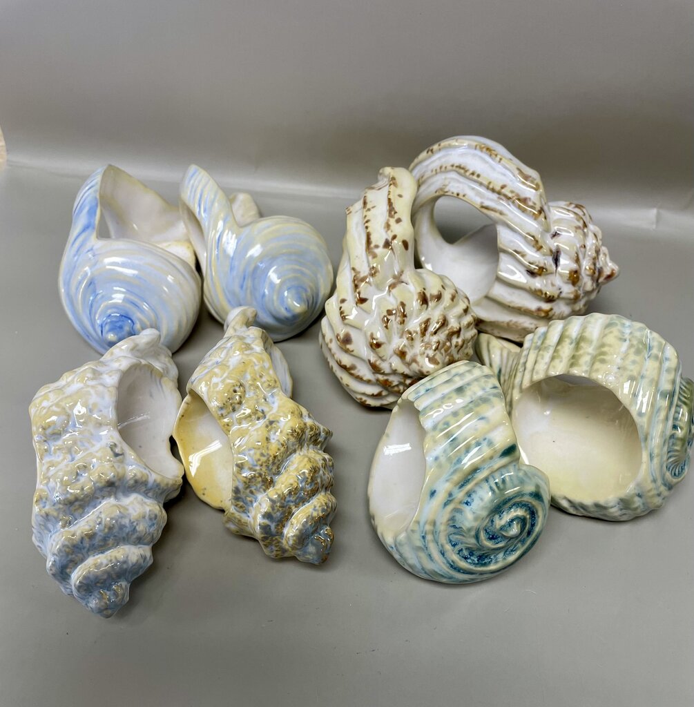 CERAMIC SEASHELL NAPKIN RINGS SET OF 8