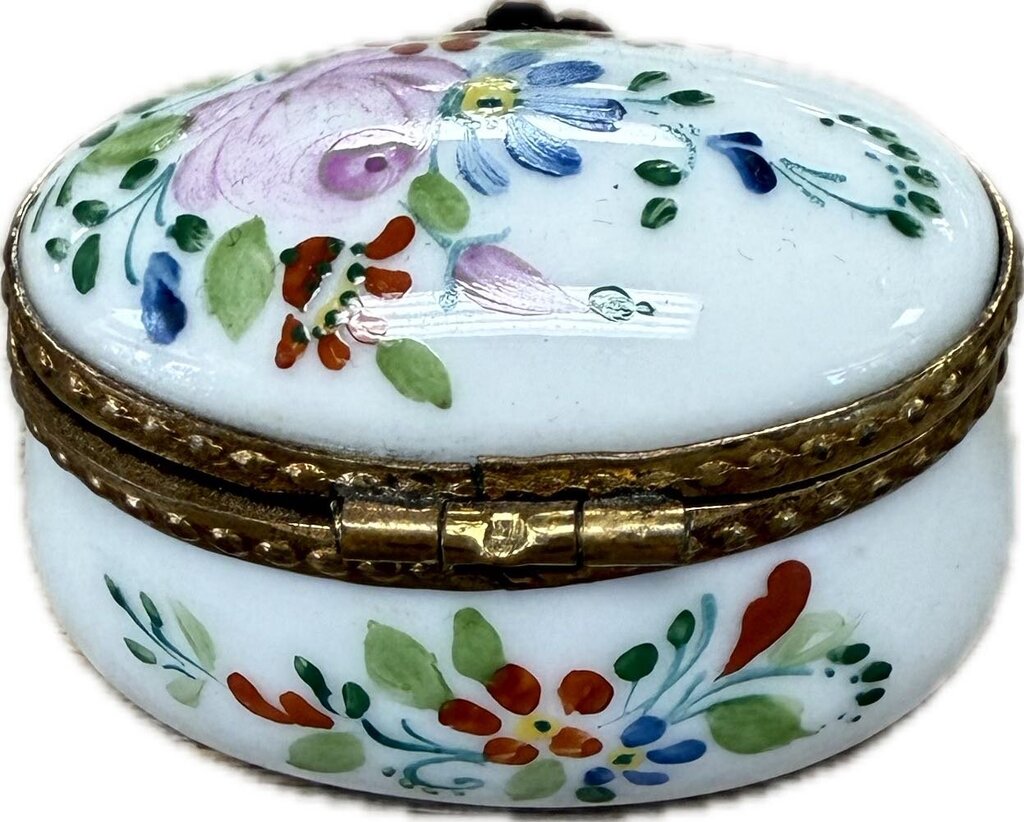 LIMOGES FLORAL PILL BOX