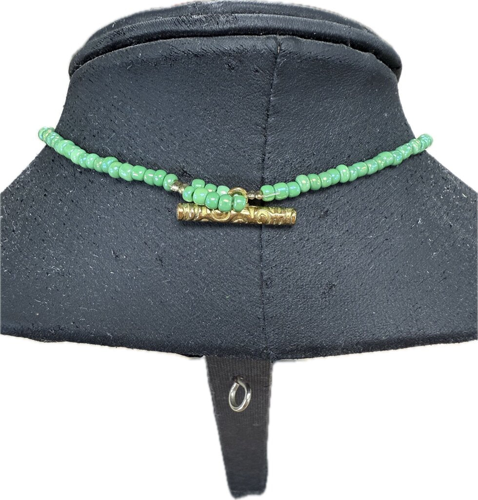 GREEN BEAD AND FRESHWATER PEARL NECKLACE