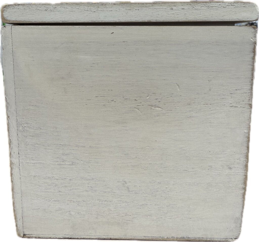 SAND AND SHELL BOX WITH LID