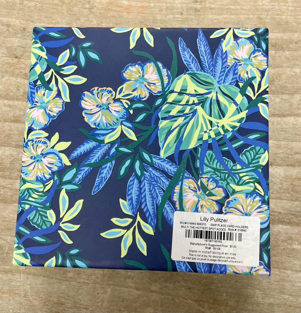 LILLY PULITZER SHELL TAG HOLDER NEW