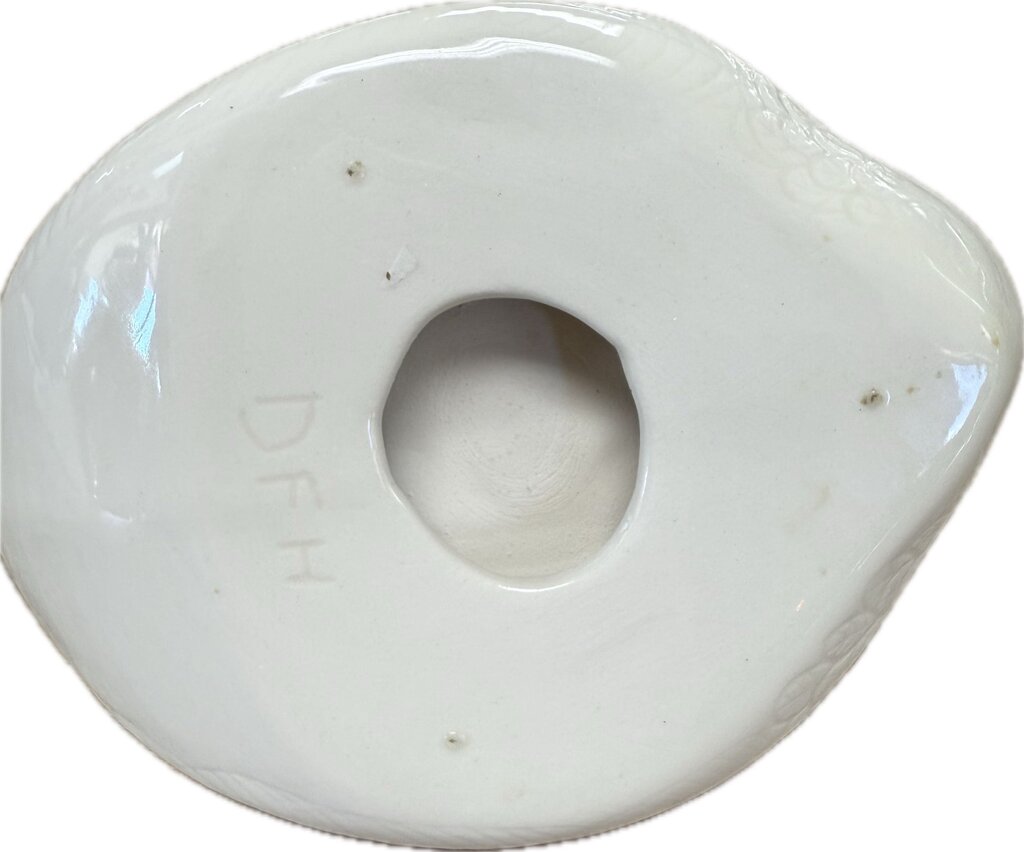 VINTAGE CERAMIC SWAN HAND TOWEL/SOAP DISH