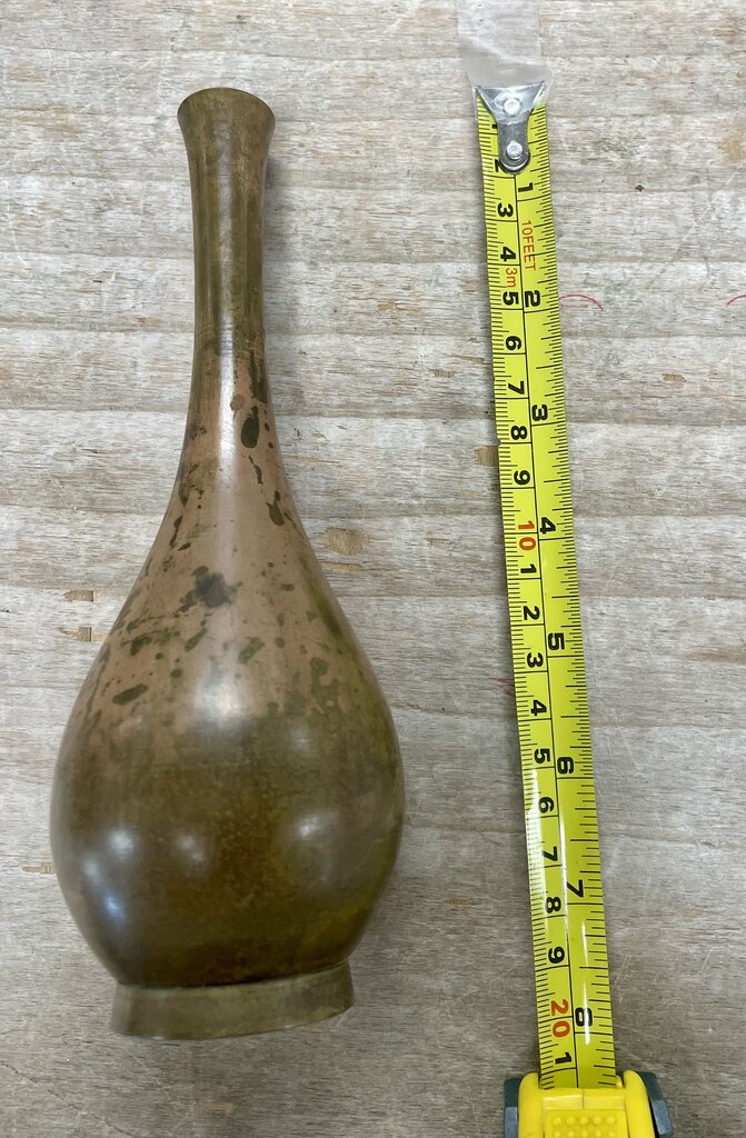 MID 20TH CENTURY BRONZE JAPANESE BUD VASE