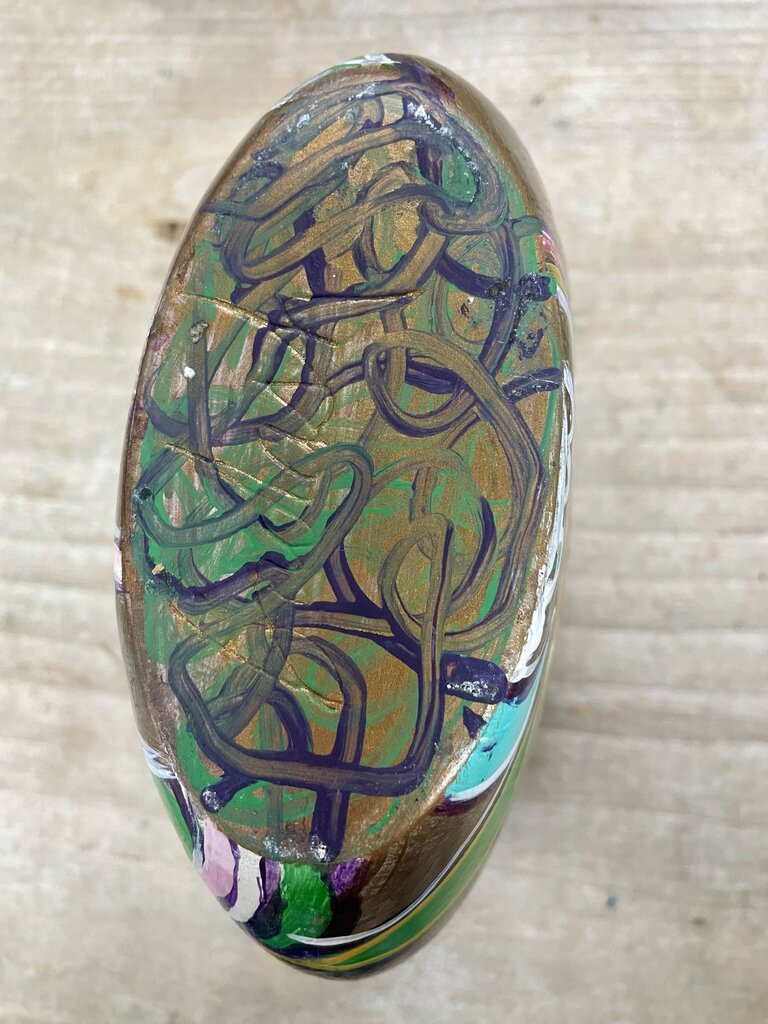SIGNED SANDI BADASH PAINTED GOLD AND MULTICOLOR FLORAL VASE 8X9
