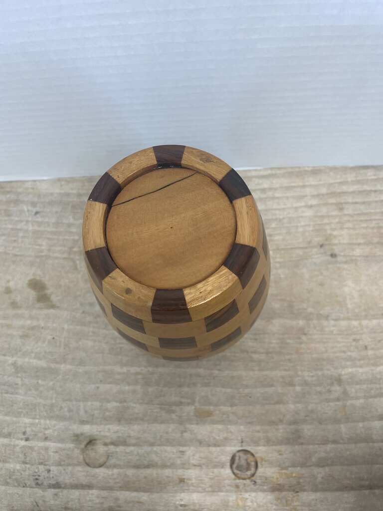 LARGE WOODEN CHECKED VASE 8"
