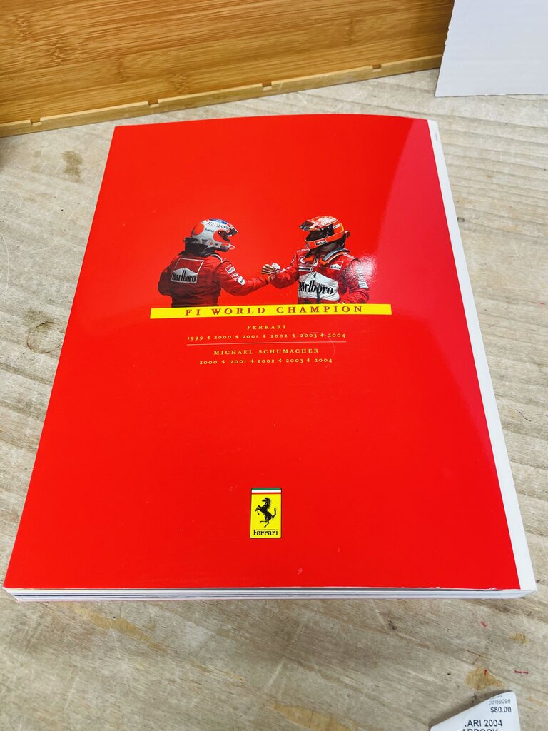 FERRARI 2004 YEARBOOK CAMPIONI DEL MONDO