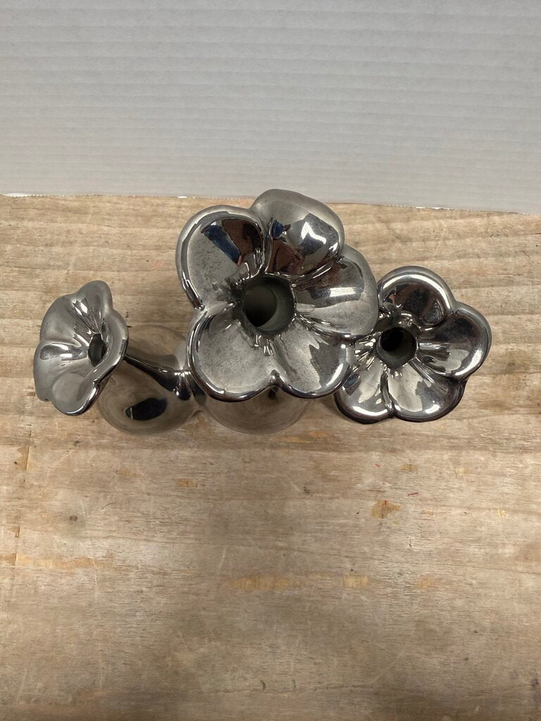 VINTAGE TRIPLE FLOWER BUD VASE