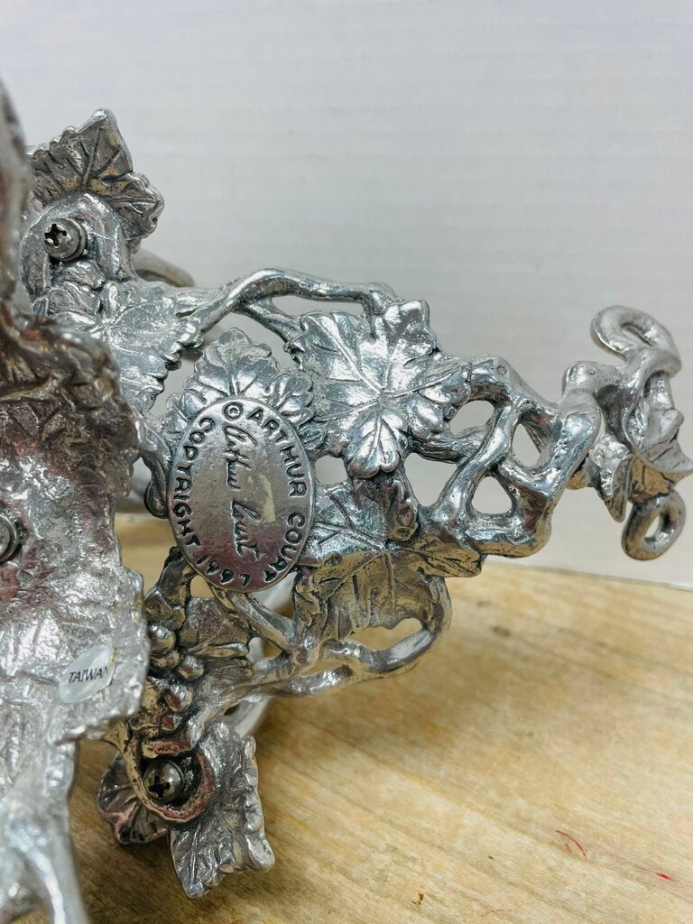 VINTAGE COLLECTABLE ARTHUR COURT SILVER GRAPES WINE HOLDER