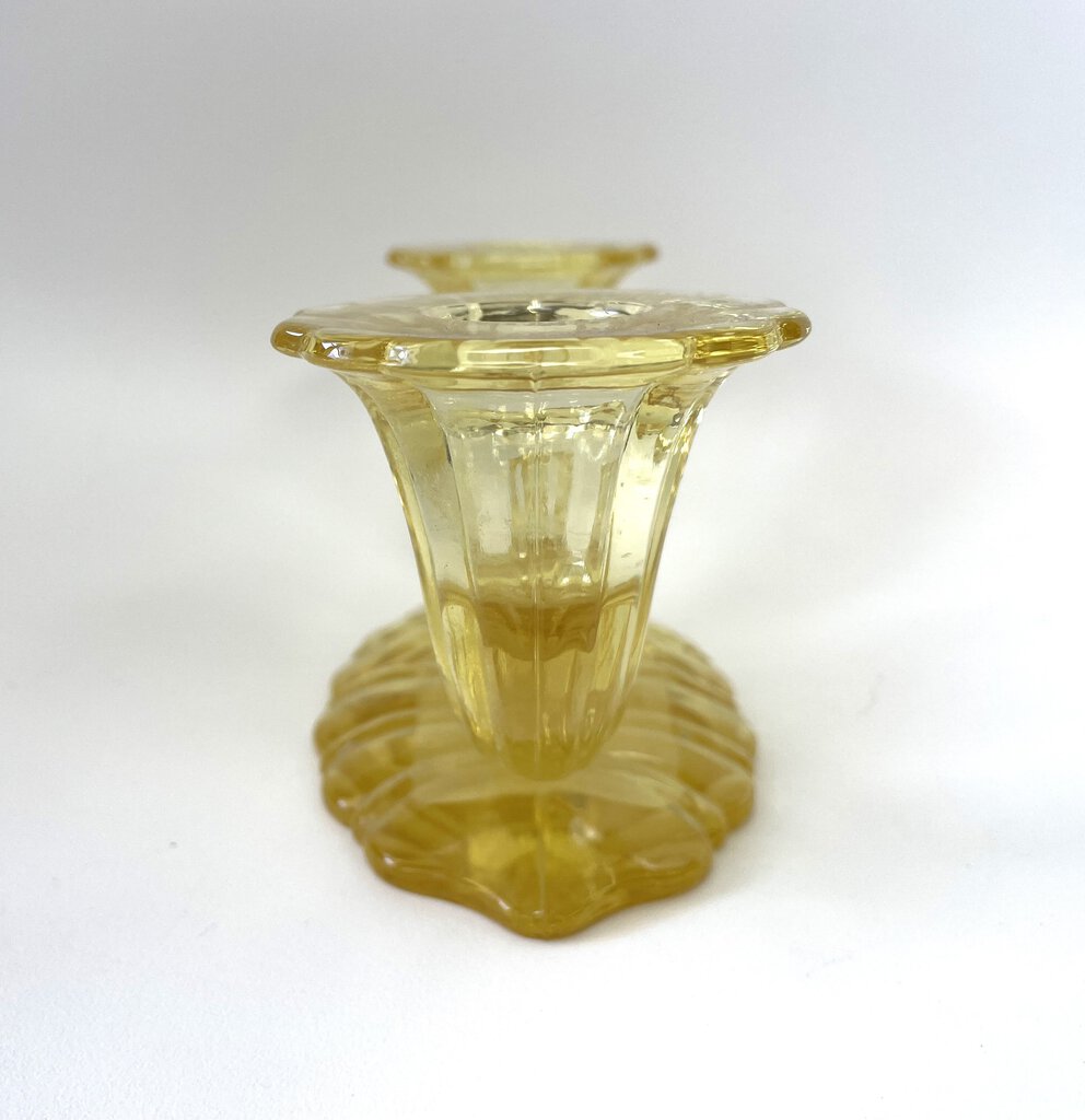 1930S WARWICK HEISEY SAHARA 2 LIGHT HORN OF PLENTY CANDLE HOLDER