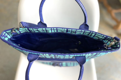 BLUE PLAID VERA BRADLEY OVERNIGHT TOTE