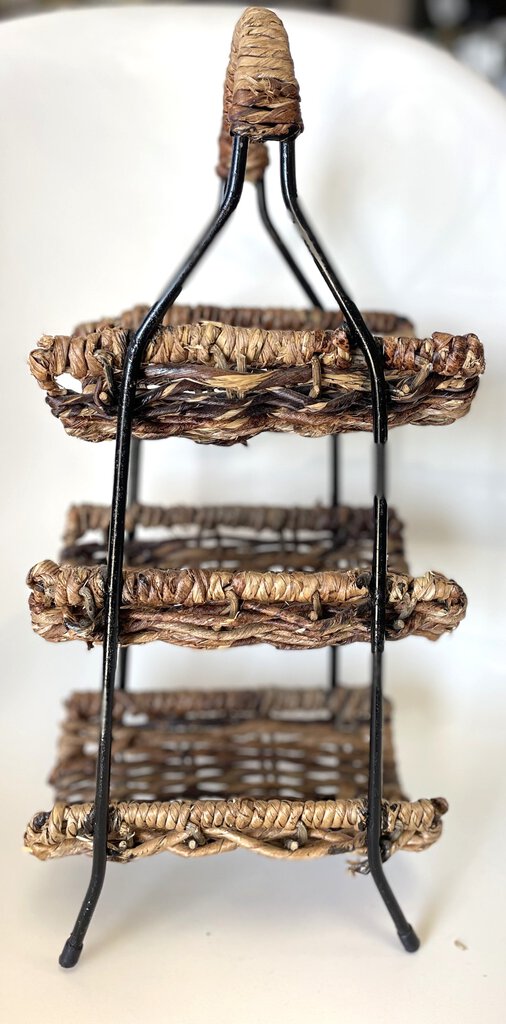 WICKER AND METAL 3 BOTTLE HOLDER