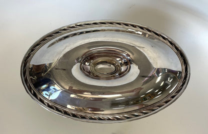 GRAVY BOAT AND SPOON