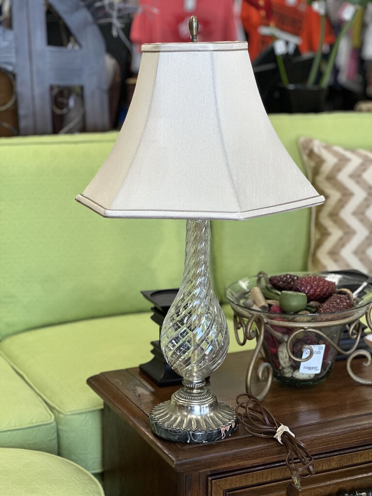 1970S CRYSTAL GENIE LAMP Nearly New